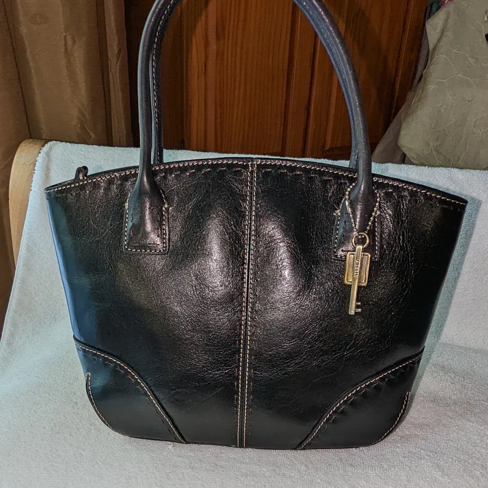 Fossil Sedona small black leather satchel bag.
